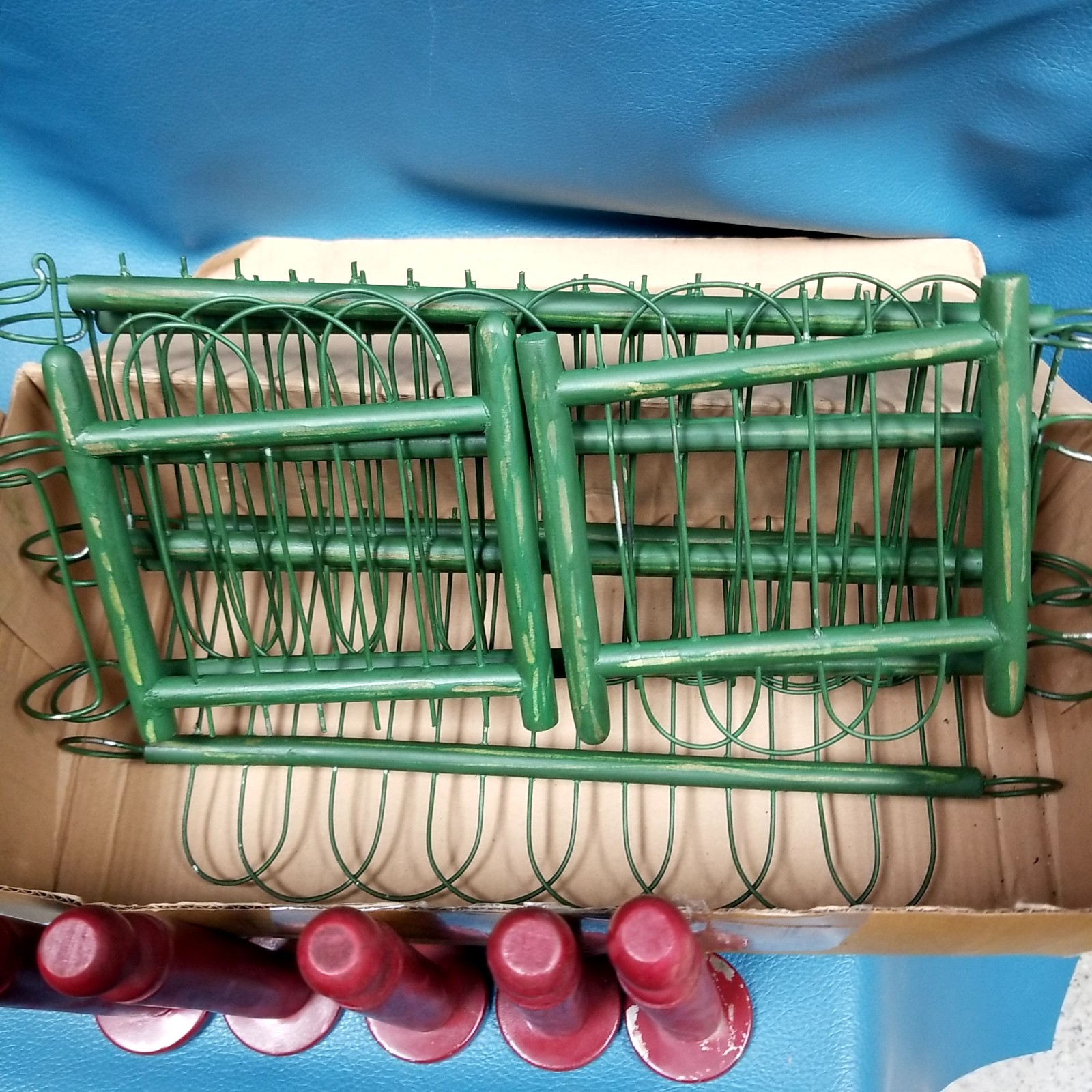 GUC Ragon House Metal Wood Mini Fence Rustic Christmas Decor Set