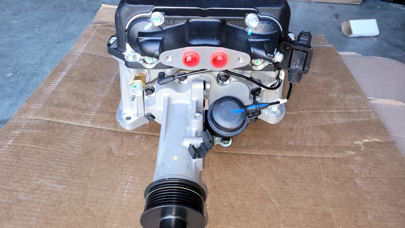 NEW GM Eaton M122 supercharger intercooler assembly 2006-09 Cadillac XLR-V 4.4V8