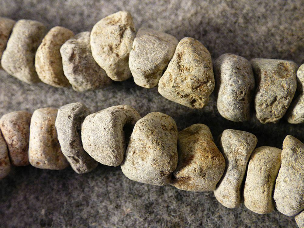 (5) Pre-1600 Cherokee Indian Drilled Stone Trade Beads Ancient Beads Nice Patina