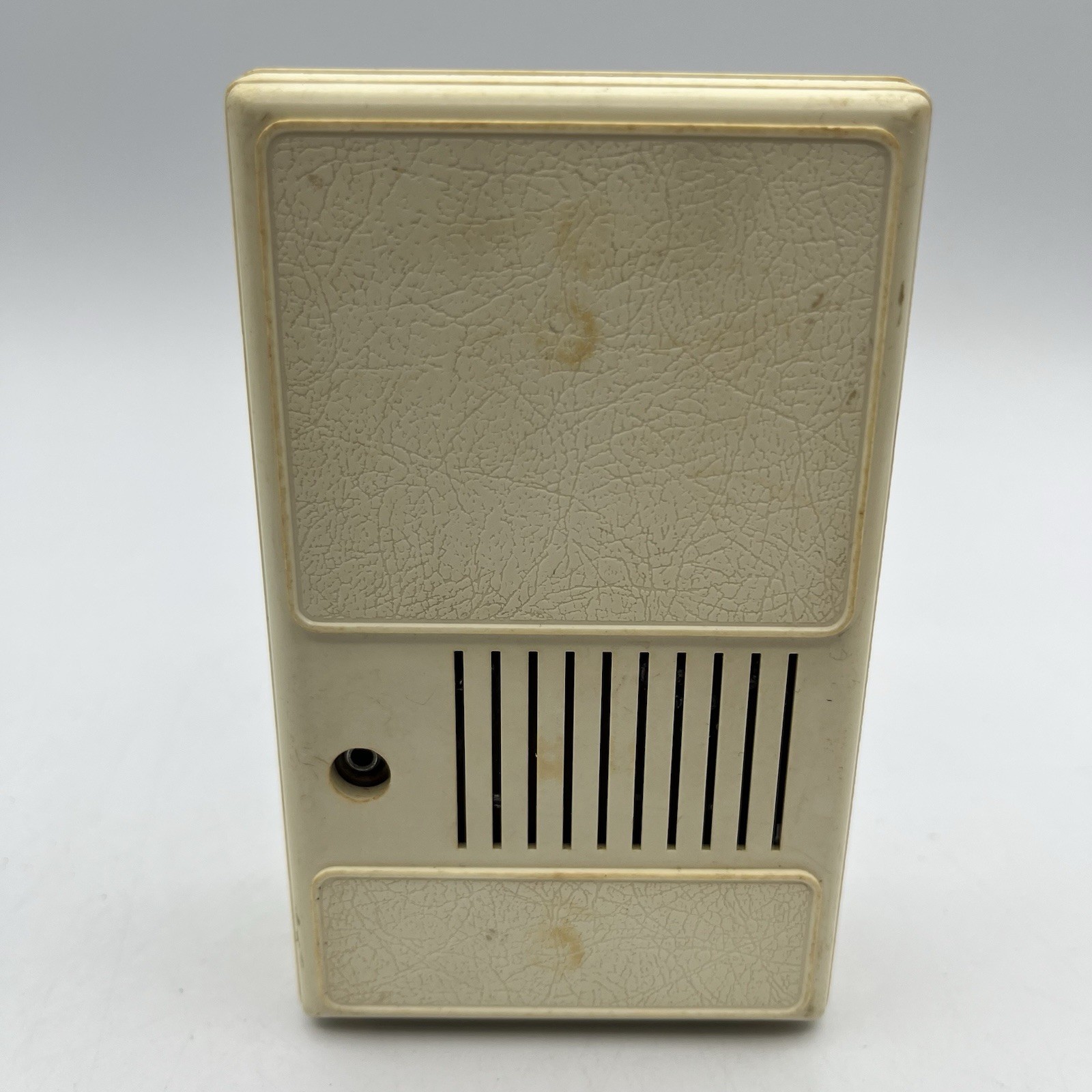 General Electric Accent Line 8 Transistor Radio - Cream - Works - READ BELOW