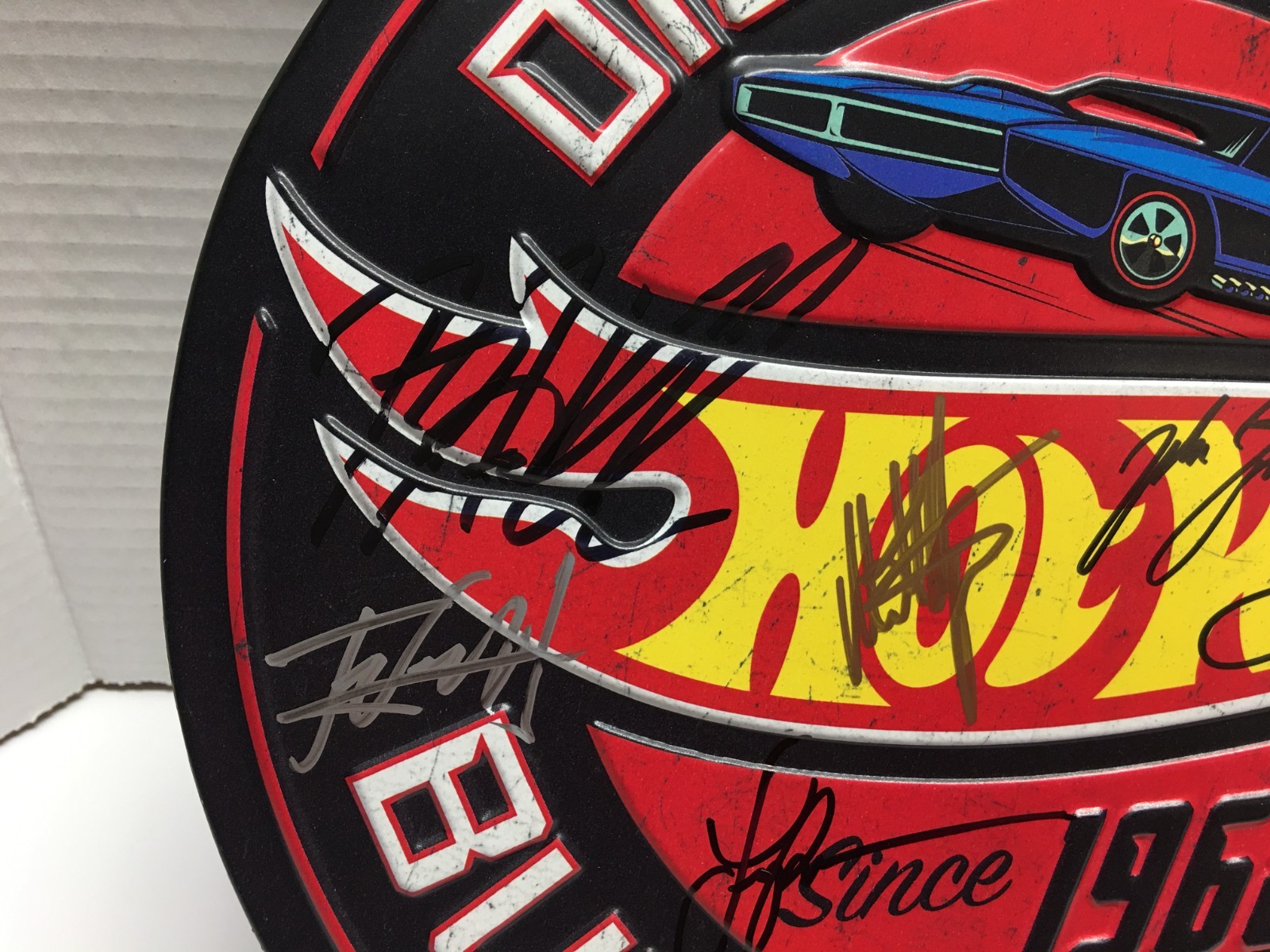 DON GARLITS & JOHN FORCE & 6 NHRA DRIVERS AUTOGRAPHED HOT WHEELS METAL SIGN