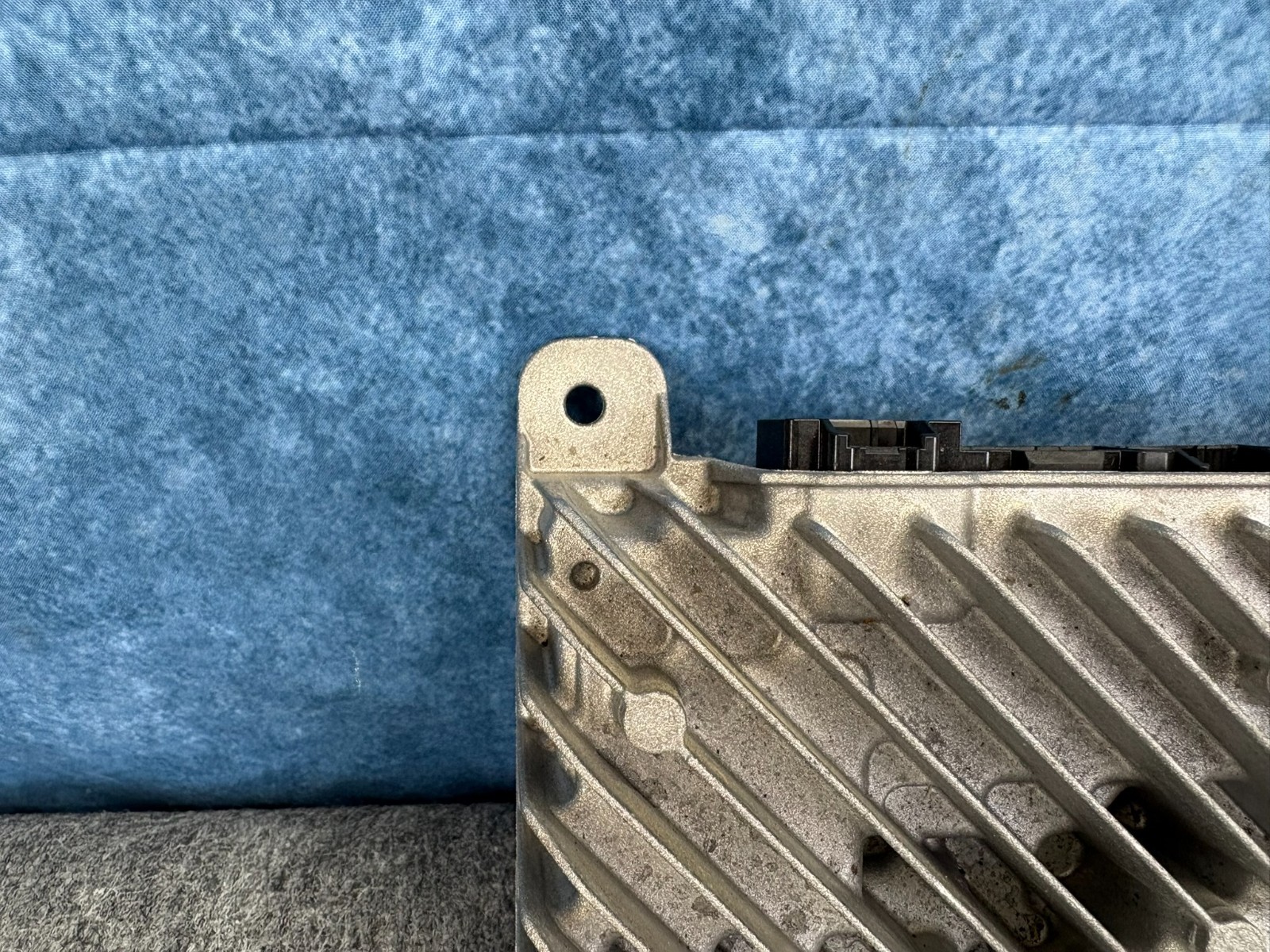 CHEVROLET CAMARO 2019-2024 BOSE RADIO SPEAKER AMPLIFIER OEM