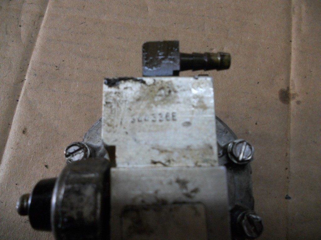 Johnson Evinrude 200-225-250 Fitch Ram Oil Lift Pump 5001505 Oil Pump