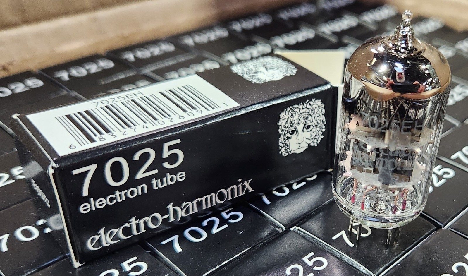 NEW 12AX7 / 7025 vacuum tubes, LOW NOISE, Electro Harmonix