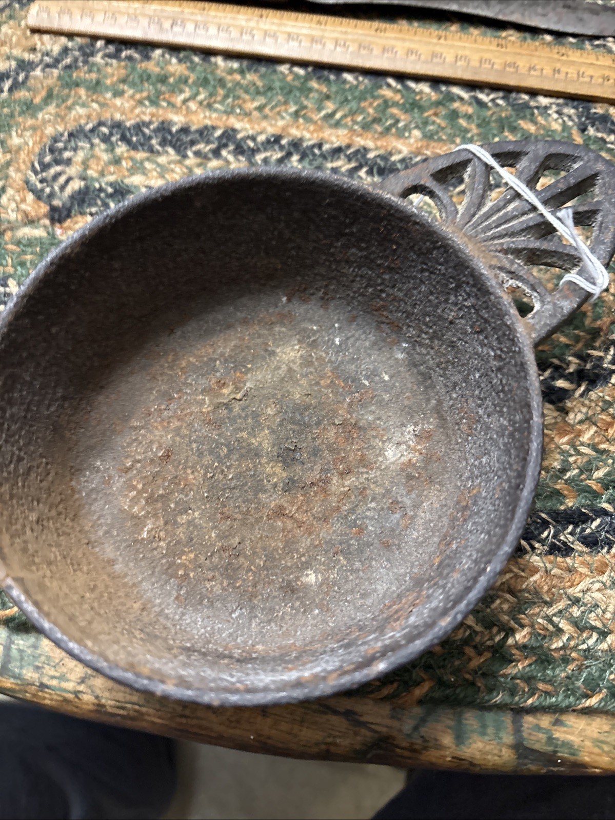 18th Early 19th Century Cast Iron Kendrick Porringer nice Gate Casting