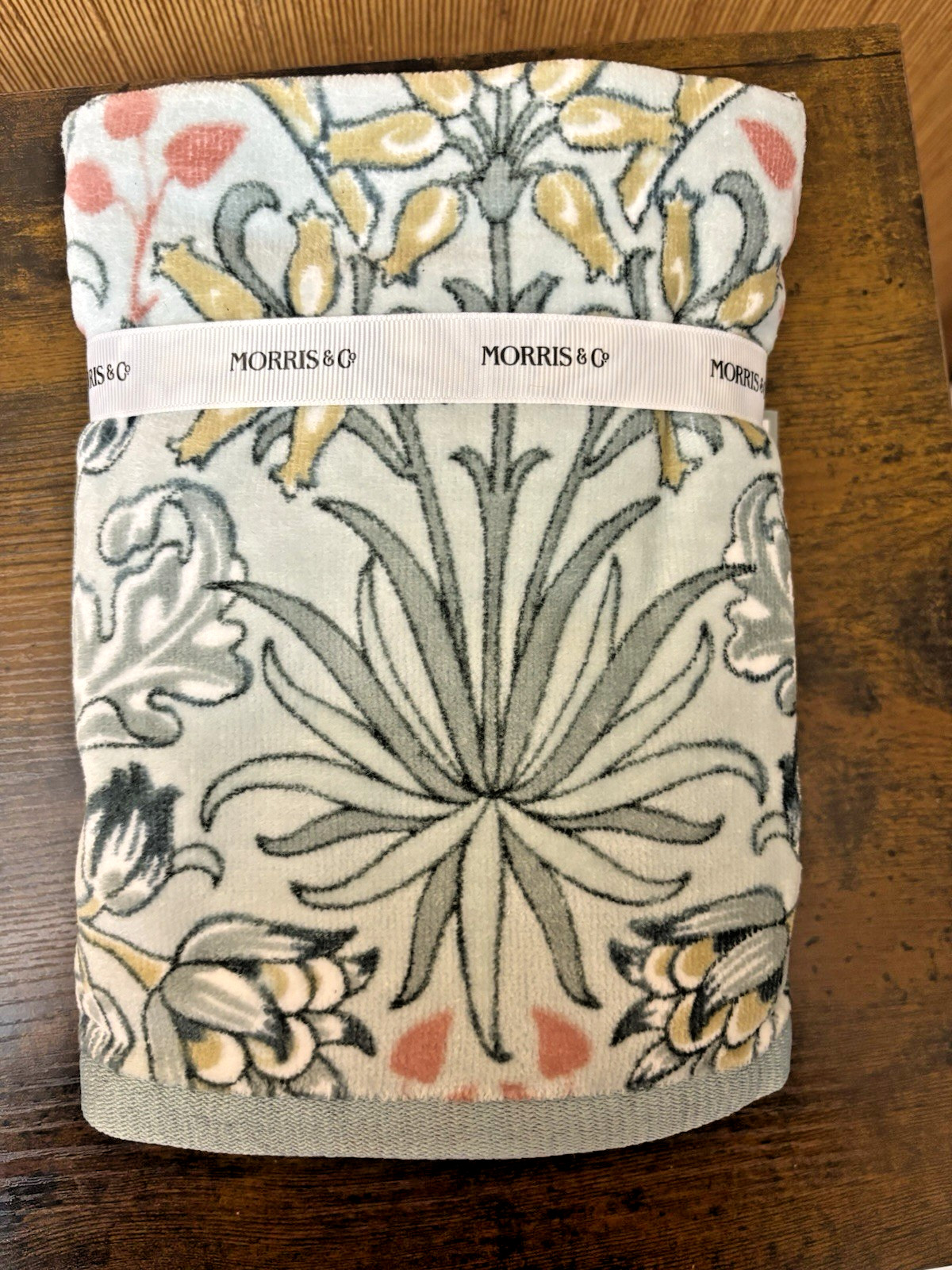 2 Morris & Co. William Morris Hyacinth Floral Velour HAND Towels NWT
