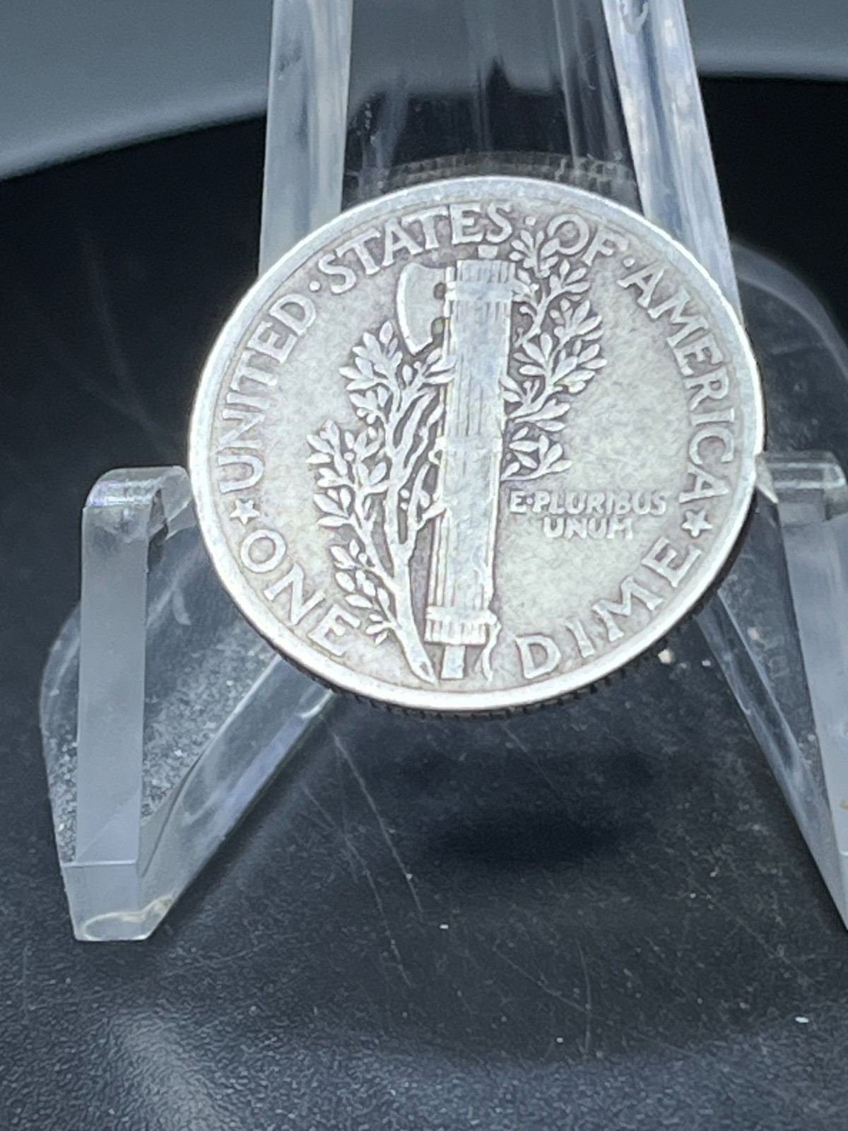 1940 MERCURY 90% SILVER DIME STOCK PHOTO