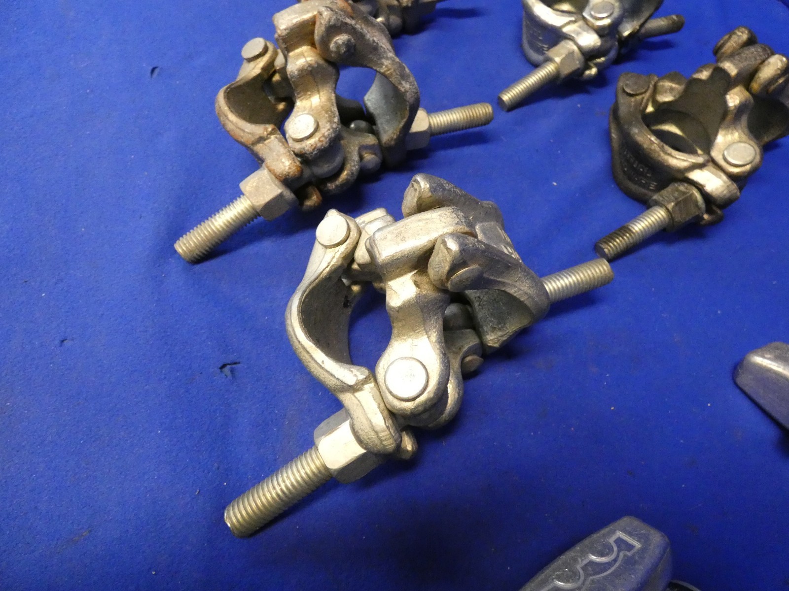 Matthews 425158 Jr. Grid Clamp, 5 Mutual Hardware Swivel Grid Clamp, 2 Flat Side