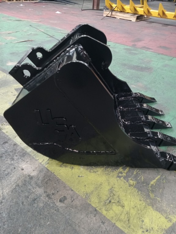 24 Inch Excavator Bucket Fits Bobcat E32 E35 Quick Attach