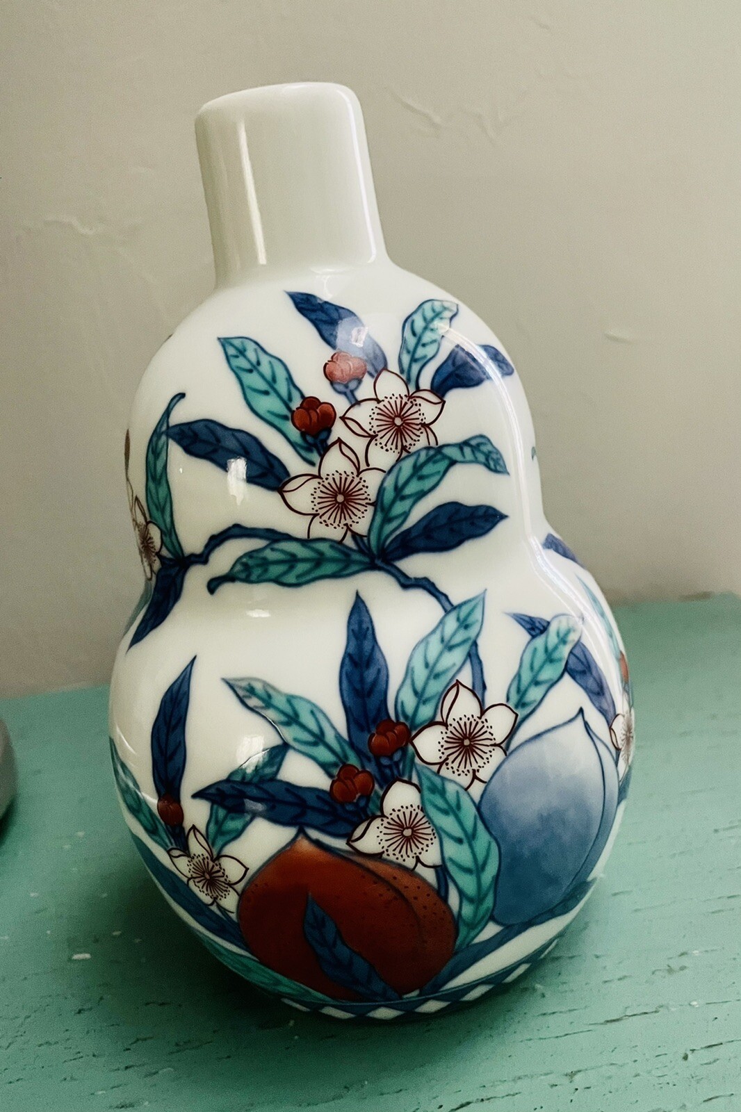 Imaizumi Imaemon Nishiki peach gourd Vase made in Japan Living National Treasure