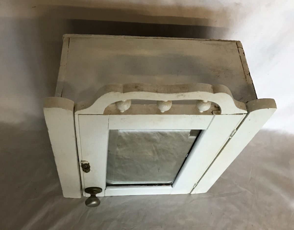 VTG 13x18 Wood Shabby Wall Medicine Cabinet Mirror Stick & Ball Chic Old 26-26B