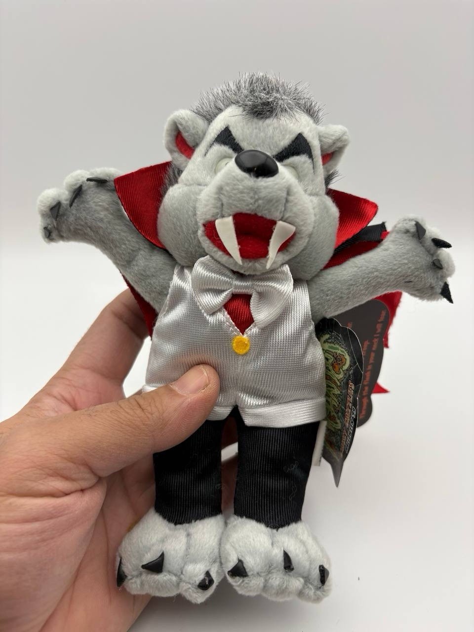 Meanies Grisly Grizzlies Count Dracubear NWT Vintage Plush Collectible