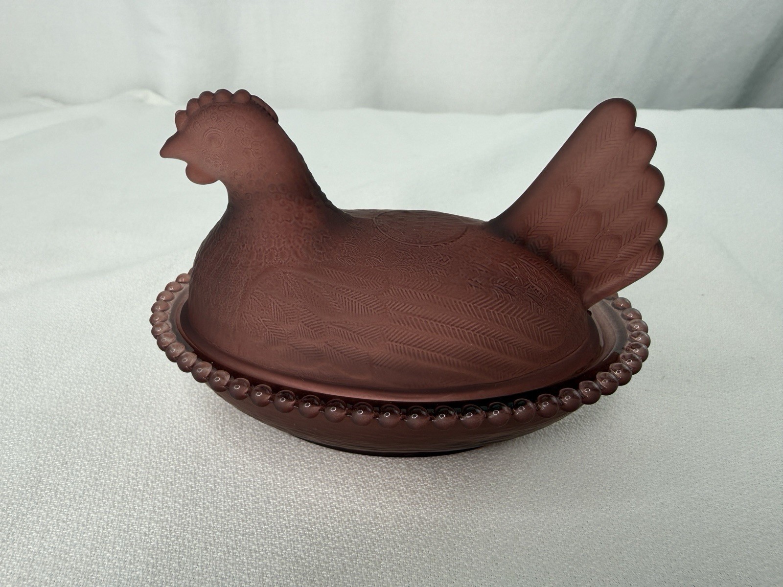 New Production Indiana Style Hen On Nest Glass Chicken Dish Satin Coffee
