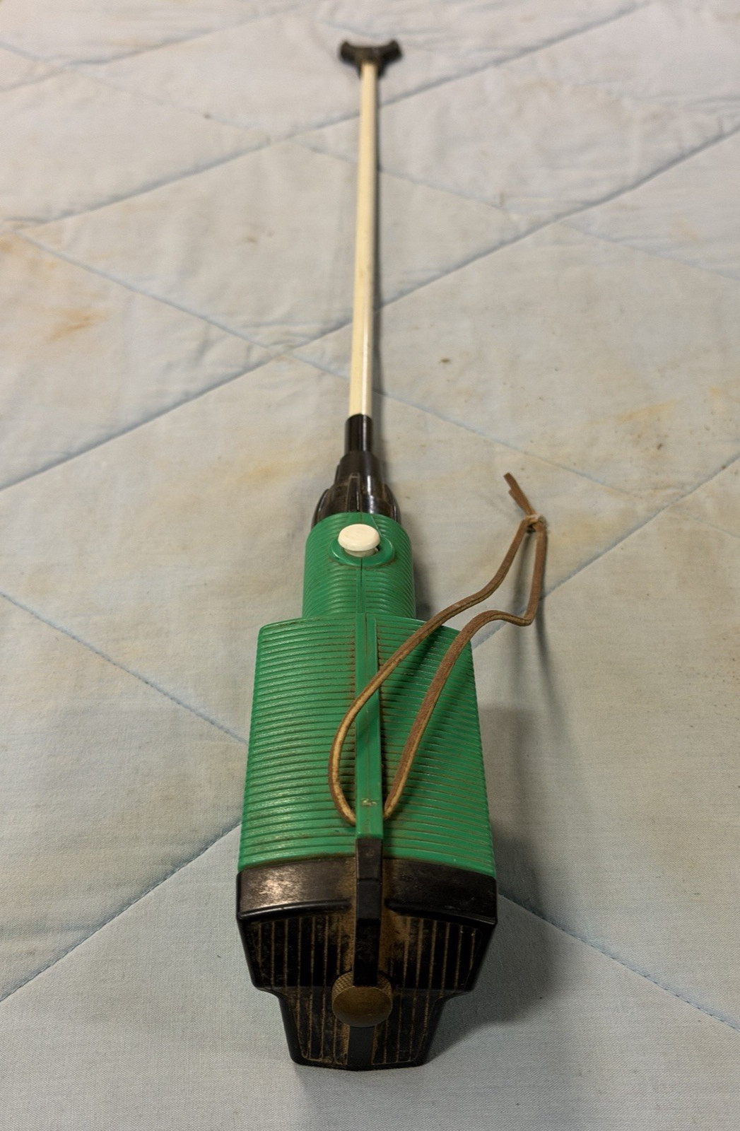 Hot-Shot The Green One Electric Livestock Prod HS2000 6xC Batteries TESTED WORKS