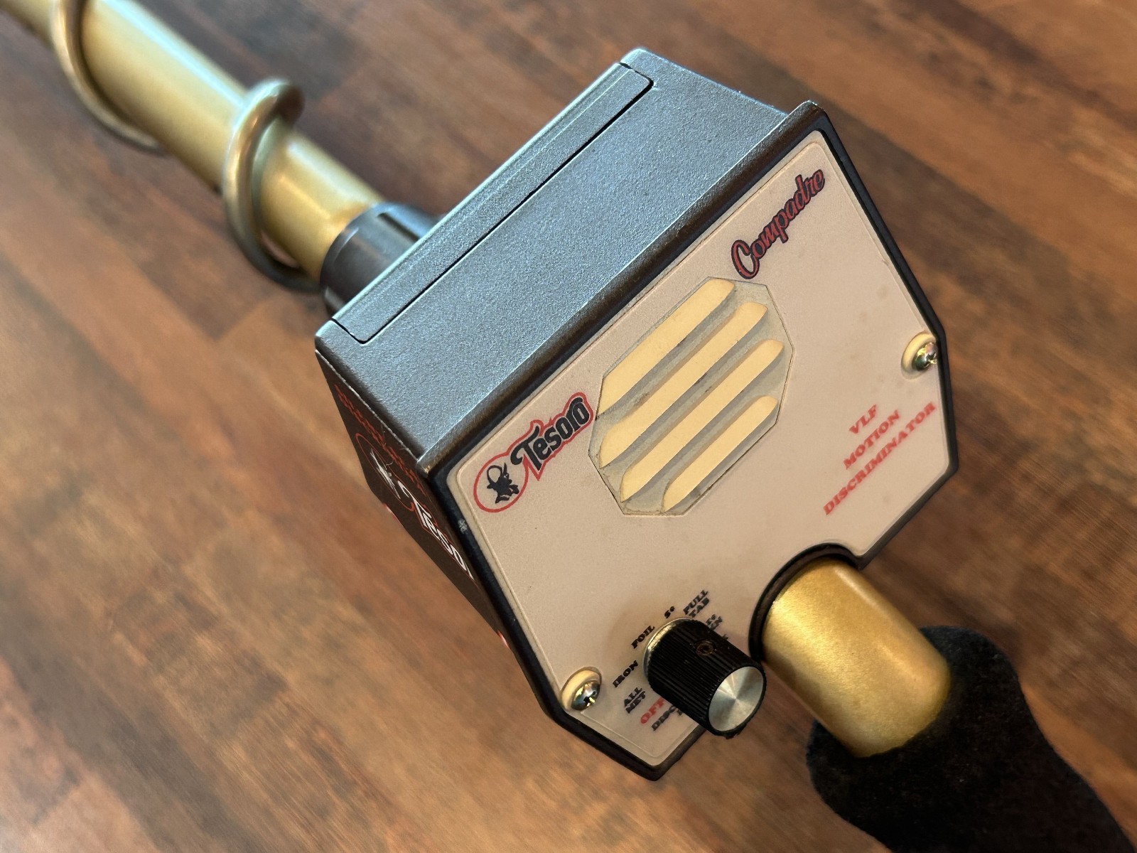 Tesoro COMPADRE Metal Detector with 5.75 Inch Coil, New Battery, Manual - Nice!