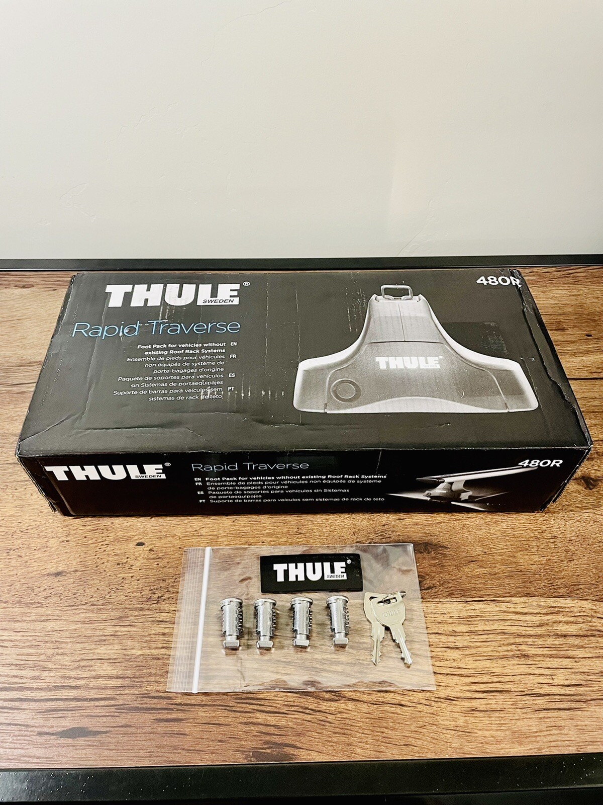 Thule Rapid Traverse Foot Pack 480R + Thule Lock/Key Set (Bundle MSRP $319.90)