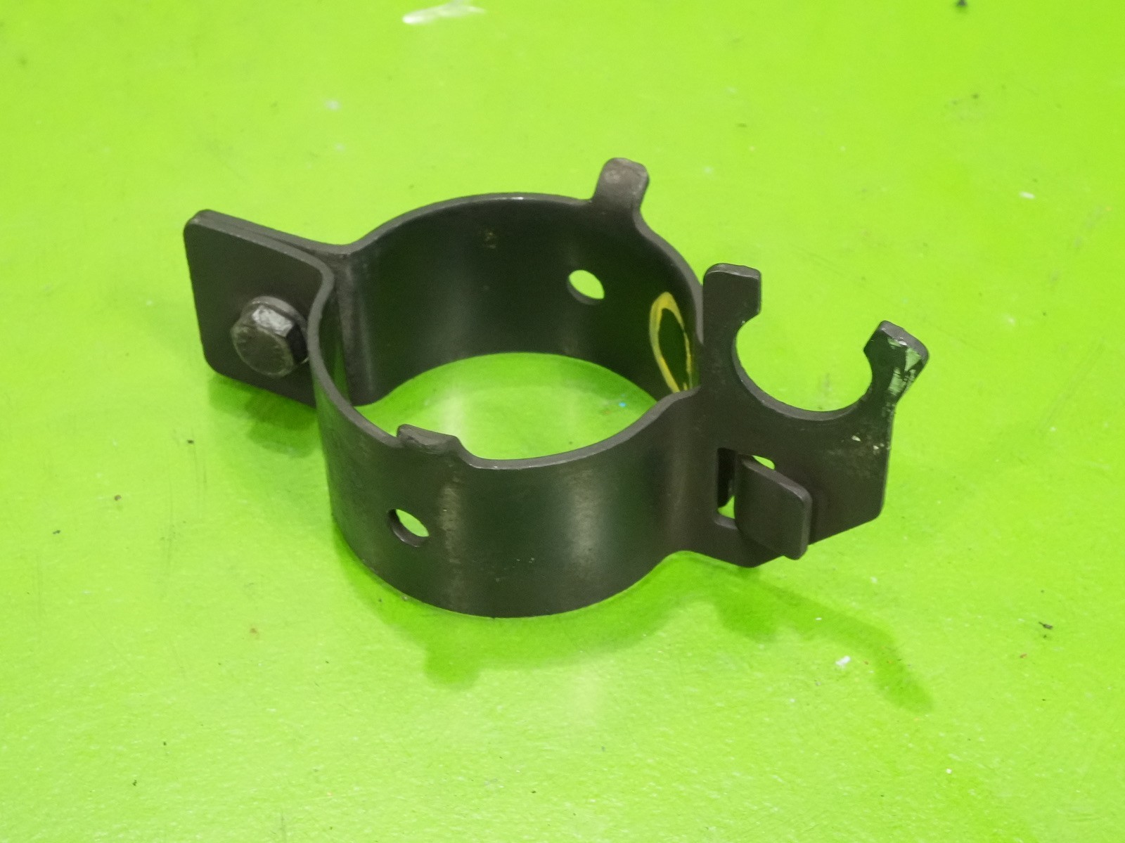 00-06 Audi TT OEM 8N611845 front strut brake hose line mount bracket holder