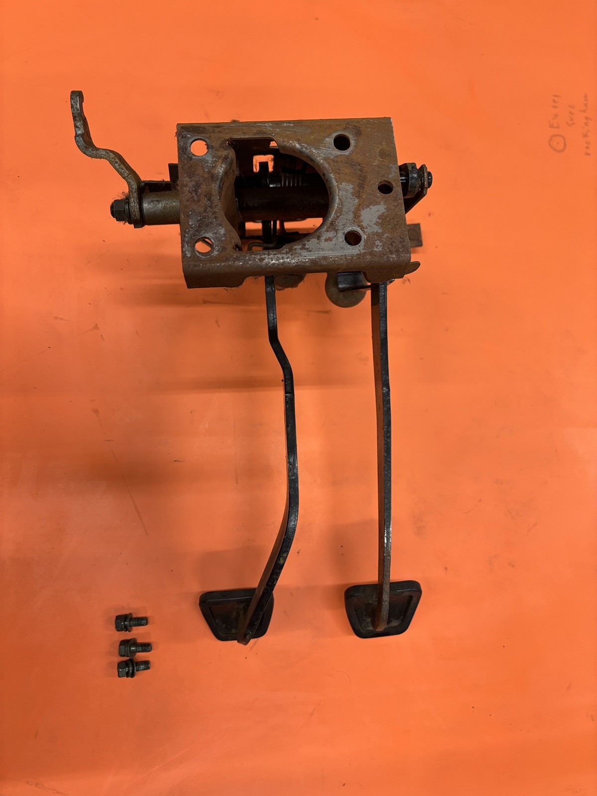 GEO TRACKER SUZUKI SIDEKICK CLUTCH PEDAL & BRAKE PEDAL ASSEMBLY Fits 96-98