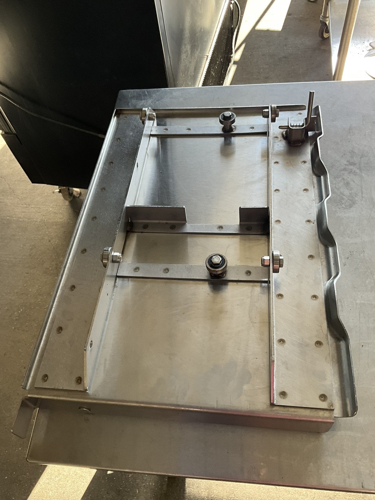 Hobart 6801 5801 Carriage Assembly 00-437469 For 6801 and 5801 meat band saw B