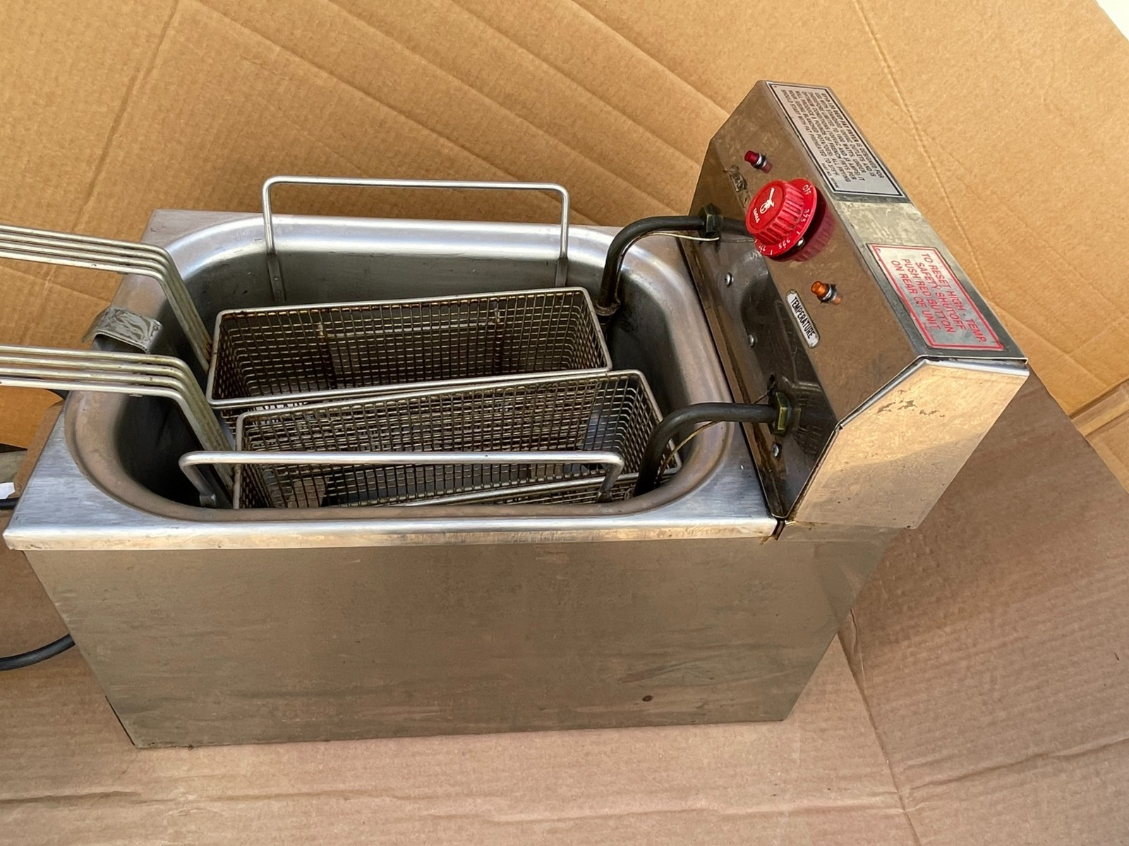 Eagle Countertop Deep Fryer 120V / 1800W / Model EF10-120