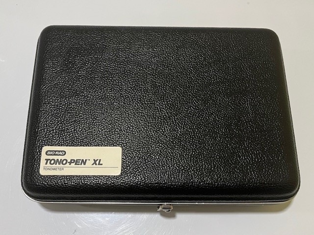 Tonometer Tono-Pen XL Bio-Rad Good Condition, includes tip covers, 4 batteries,