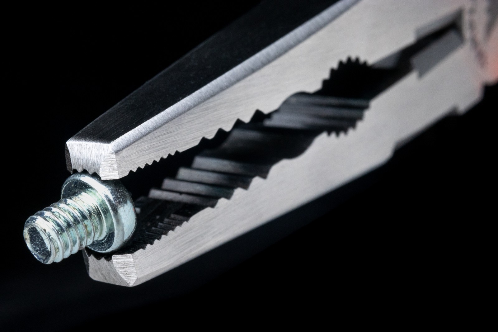 VAMPLIERS CAIMAN 7.5" Screw Extractor Long Nose Pliers W/ Crimper + Wire Cutter