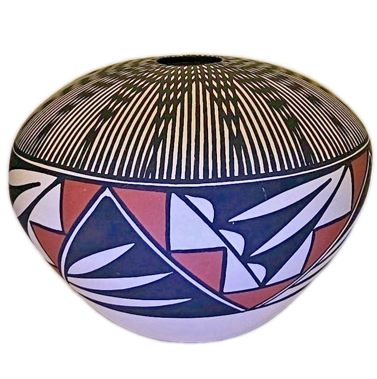 B D (Beverly) Garcia Acoma NM Pottery Line Work Signed 4.5"H & 5.5"W Hand-Coiled