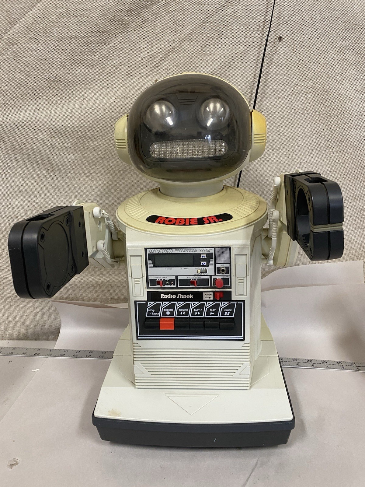 Robie Sr. RX Radio Shack Robot Collectable, UNTESTED No Remote