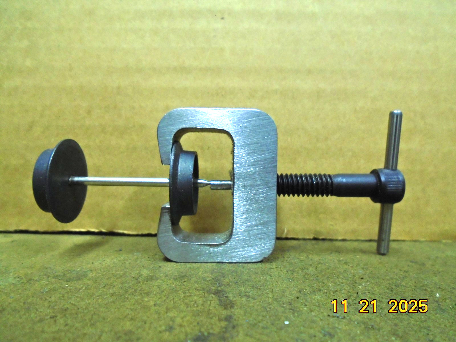 LIONEL SERVICE TOOL ST-311 SMALL WHEEL PULLER HARD STEEL MANY USES SEE PICTURES