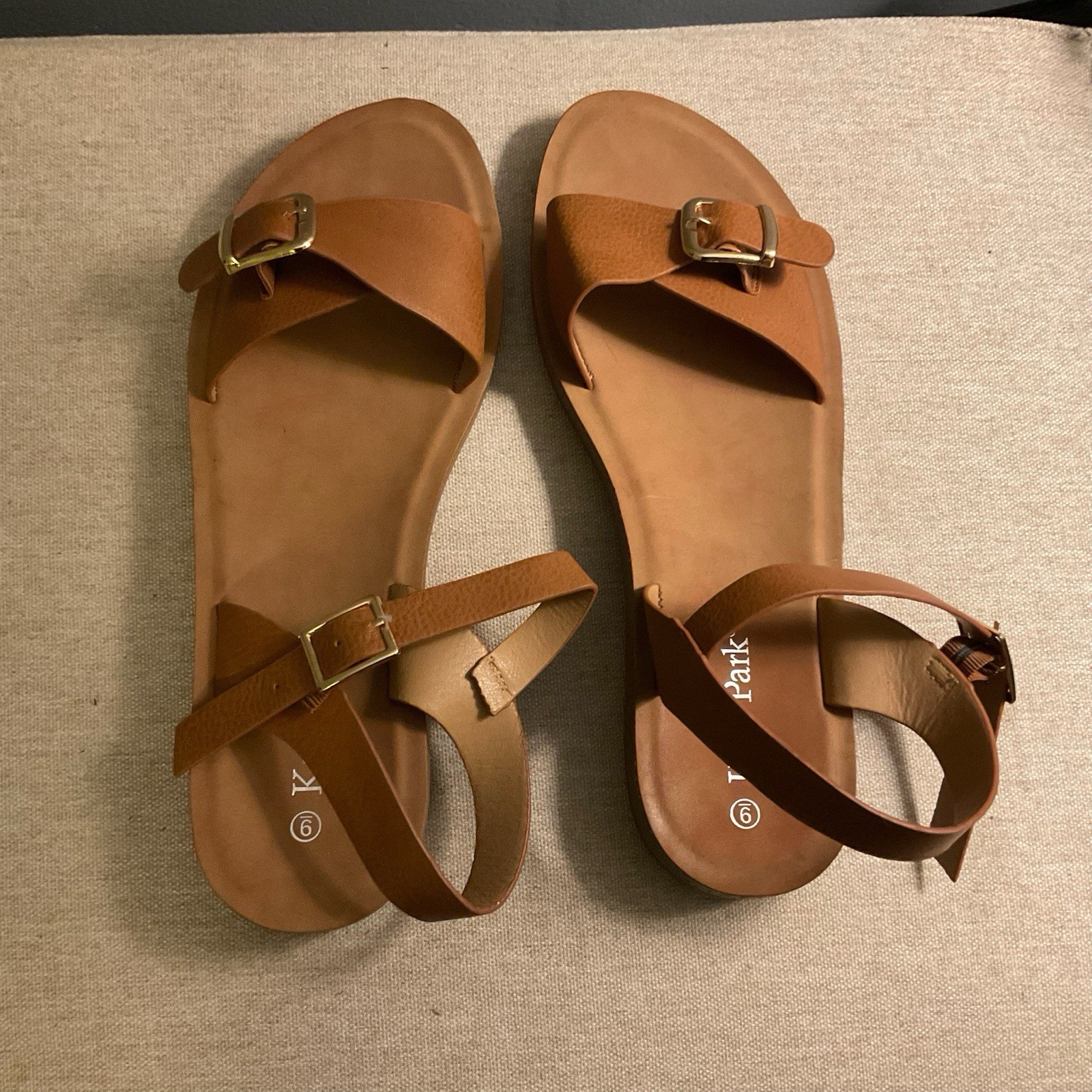 Kate Park Brown Strappy Flat Buckle Sandals Women’s Size 9 NWOB