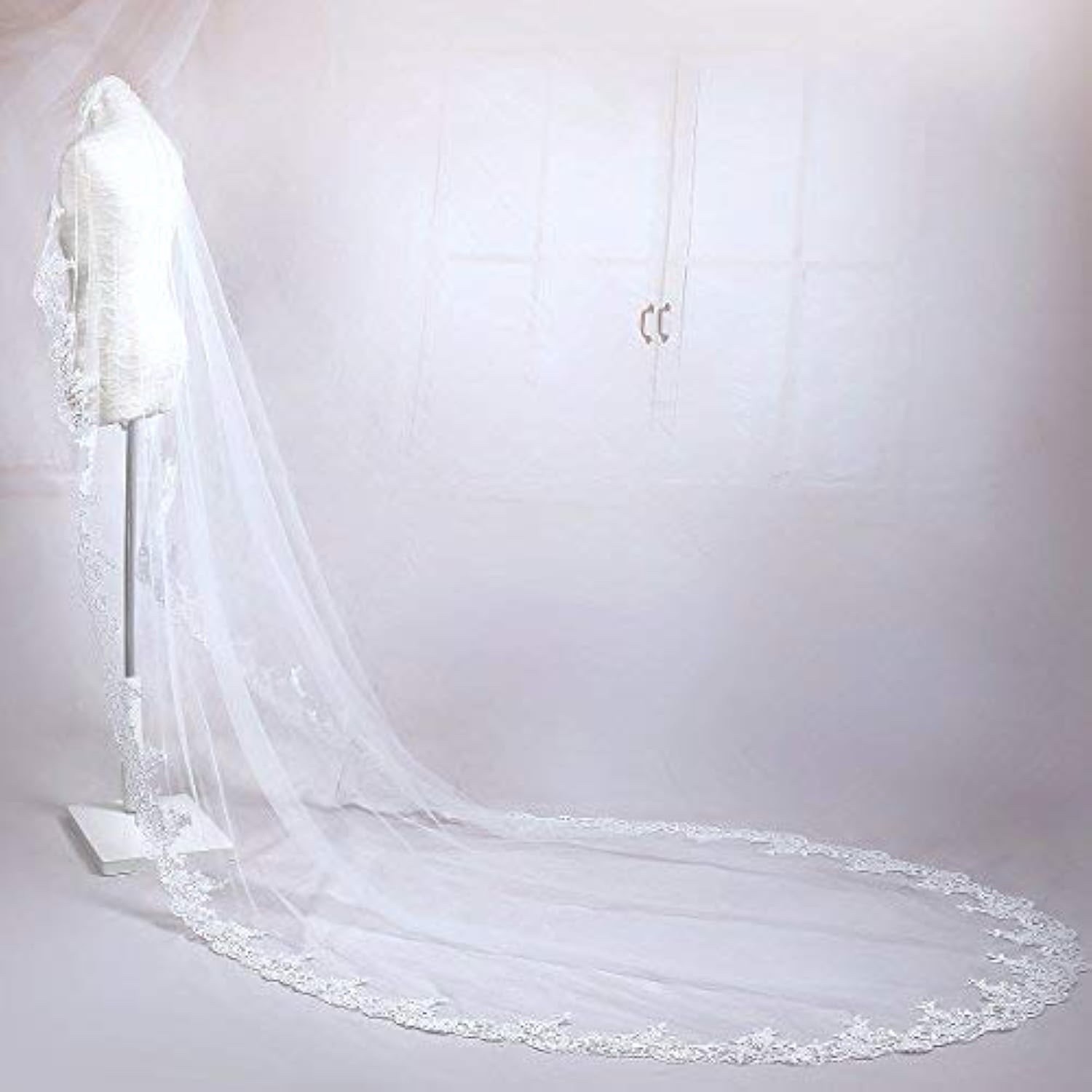 Wedding Bridal Veils Long Veil with Lace and Metal Comb At The Cathedral Length
