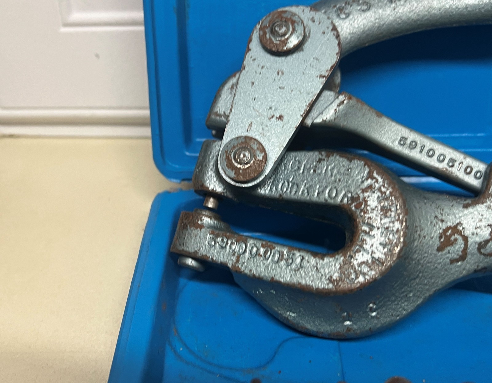 Vintage Roper Whitney No. 5 Jr. 7-Piece Die Hand Punch Set Complete in Case USA