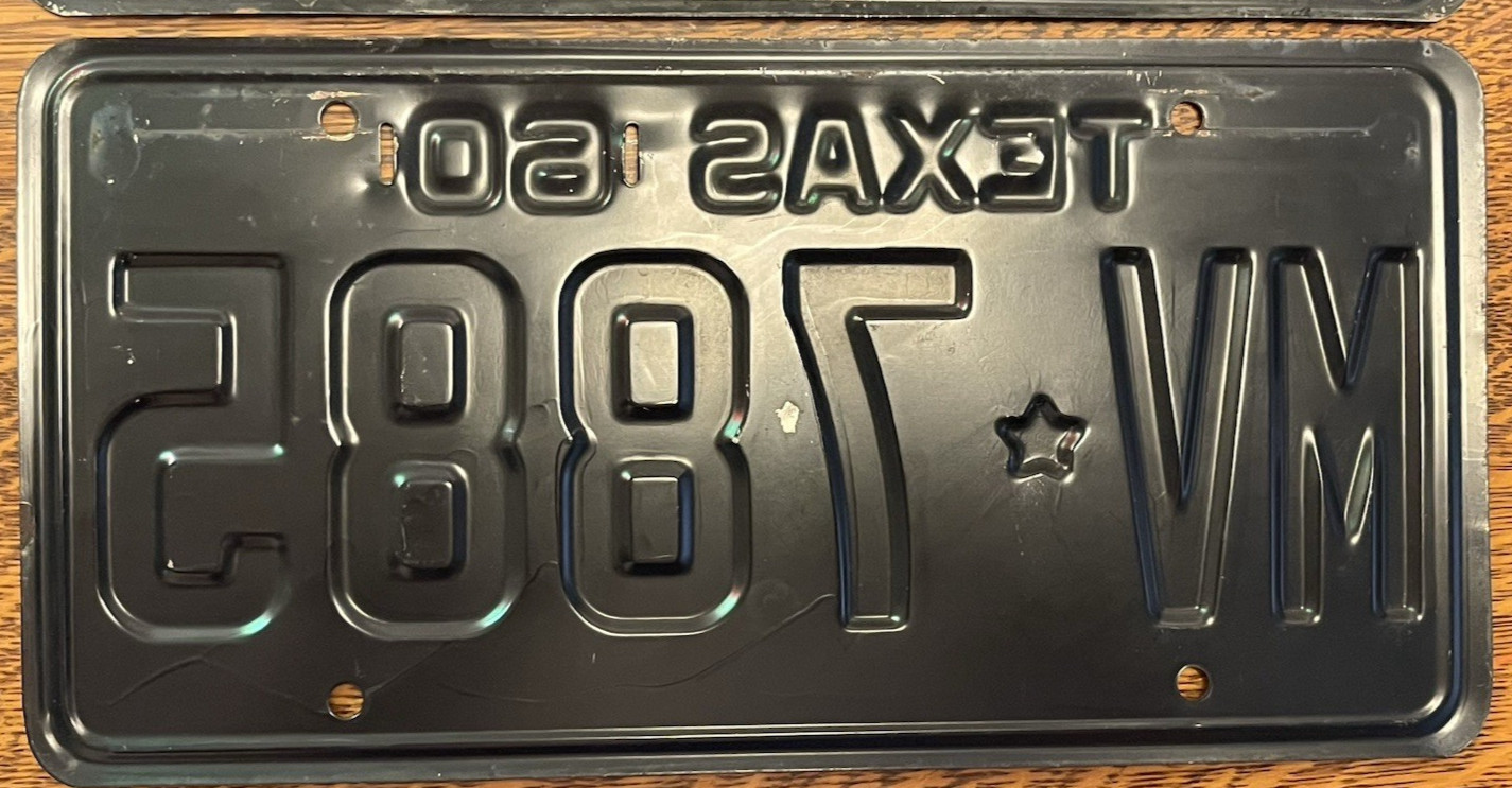 1 PAIR TEXAS LICENSE PLATE~ 1960~ MV*7885~ ORIGINAL PAINT