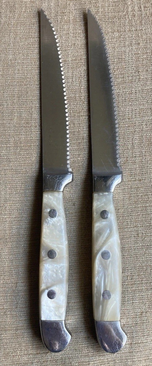 Vintage Pair of Oneida B907KSSA Pearl Crest Stainless Steel 9.25" Steak Knives
