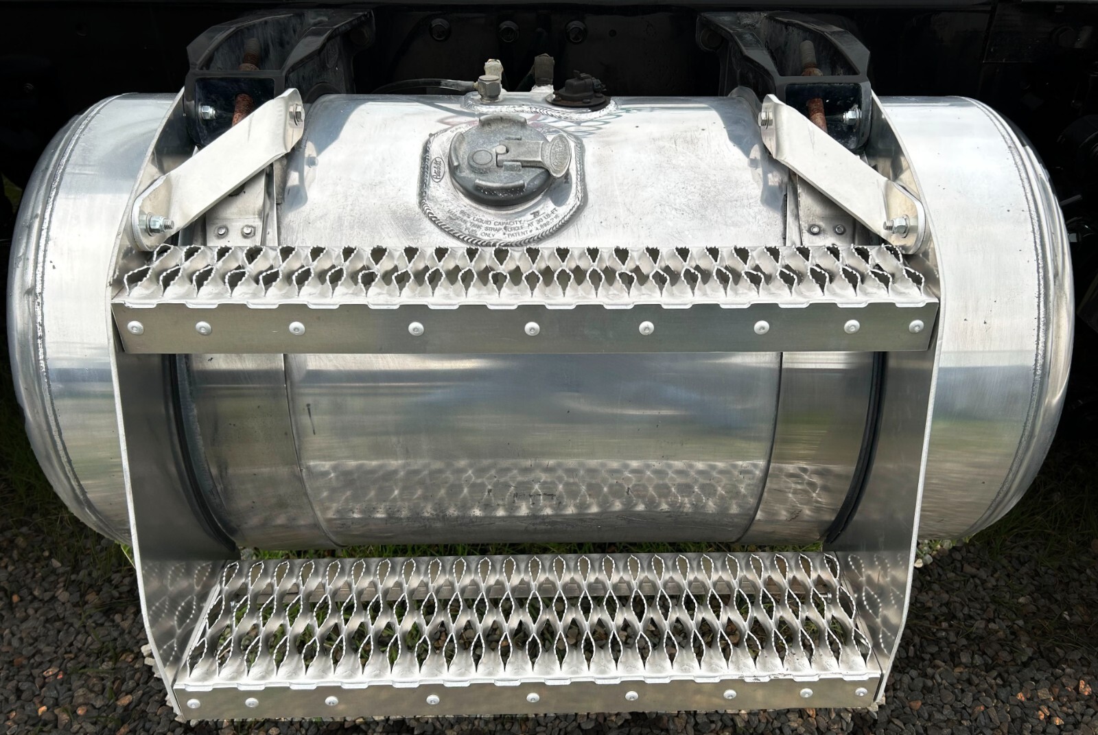 Peterbilt 23" Fuel Tank Step Kit Heavy Duty