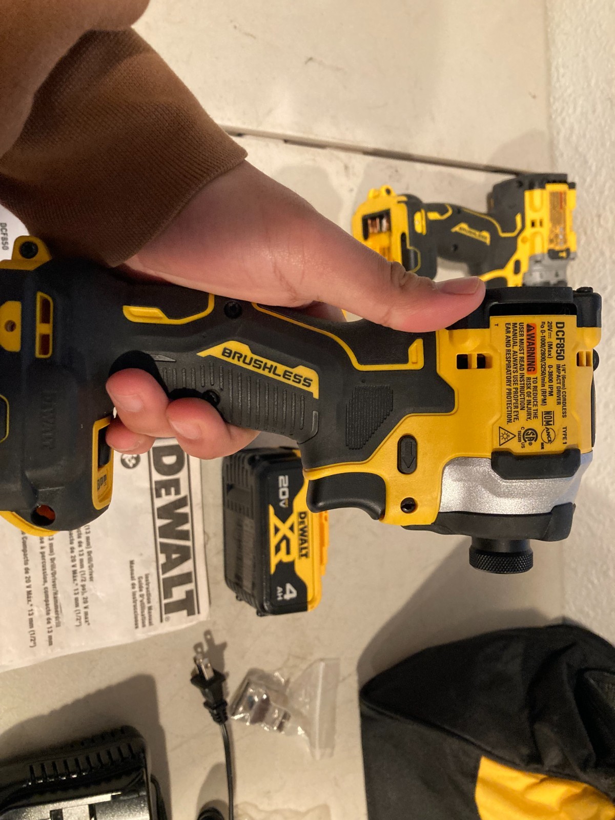 DeWalt 20V Max XR Brushless 2-Tool Combo Kit DCD800 DCF850 (2) 4Ah Batts w/Bag