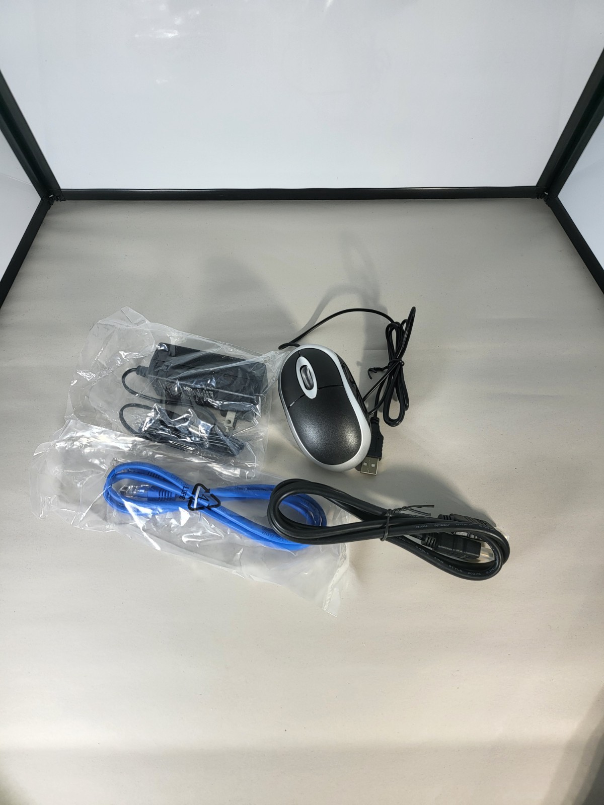 Lorex L222A8D 1080p FHD 8ch WF NVR New Sealed 32GB MicroSD