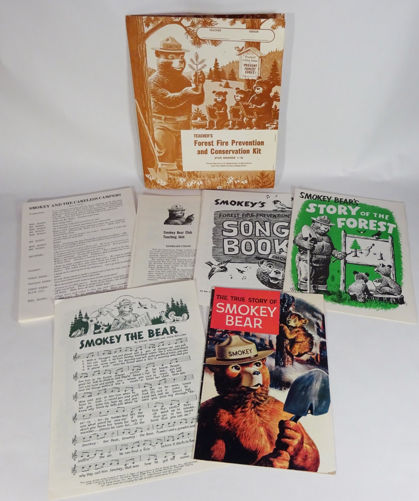 Vintage 1971 SMOKEY BEAR-Teacher's FOREST FIRE Prevention & Conservation Kit