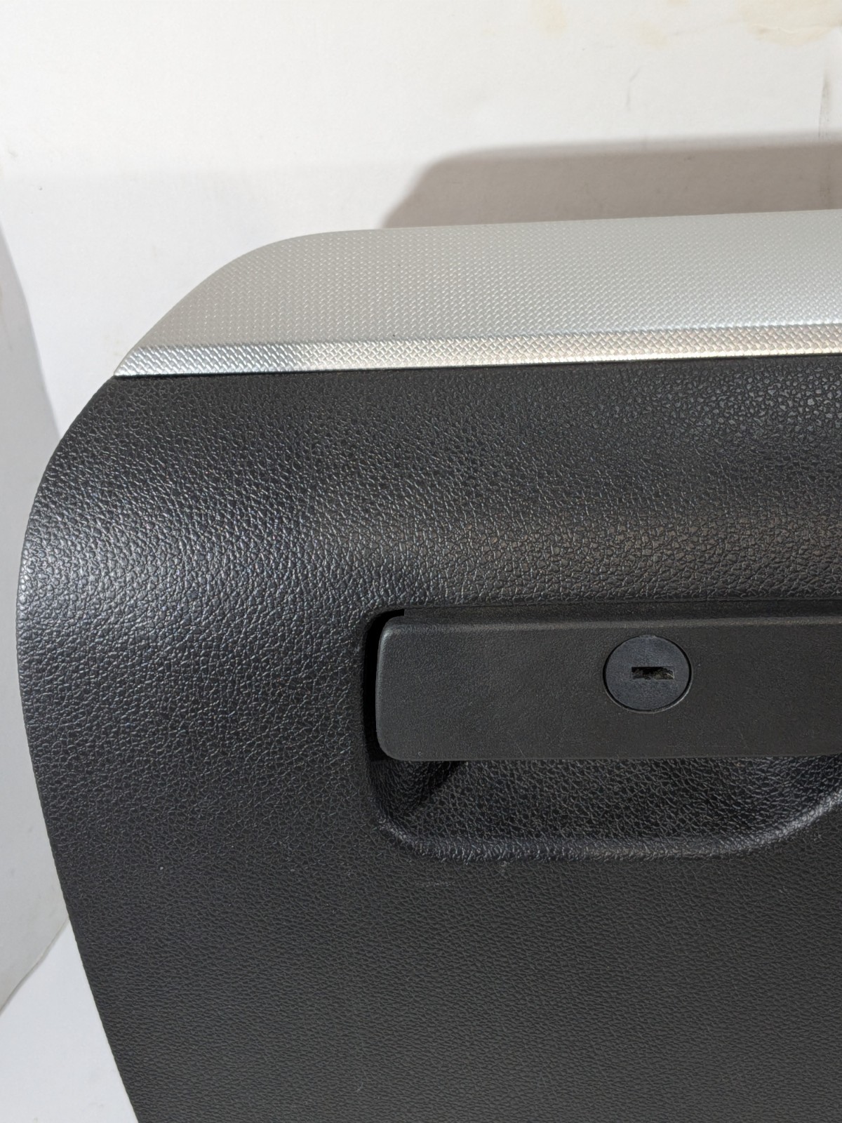 BB53-78060T10-AB/C 11-19 Ford Explorer Glove Box Door Black Silver Trim OEM