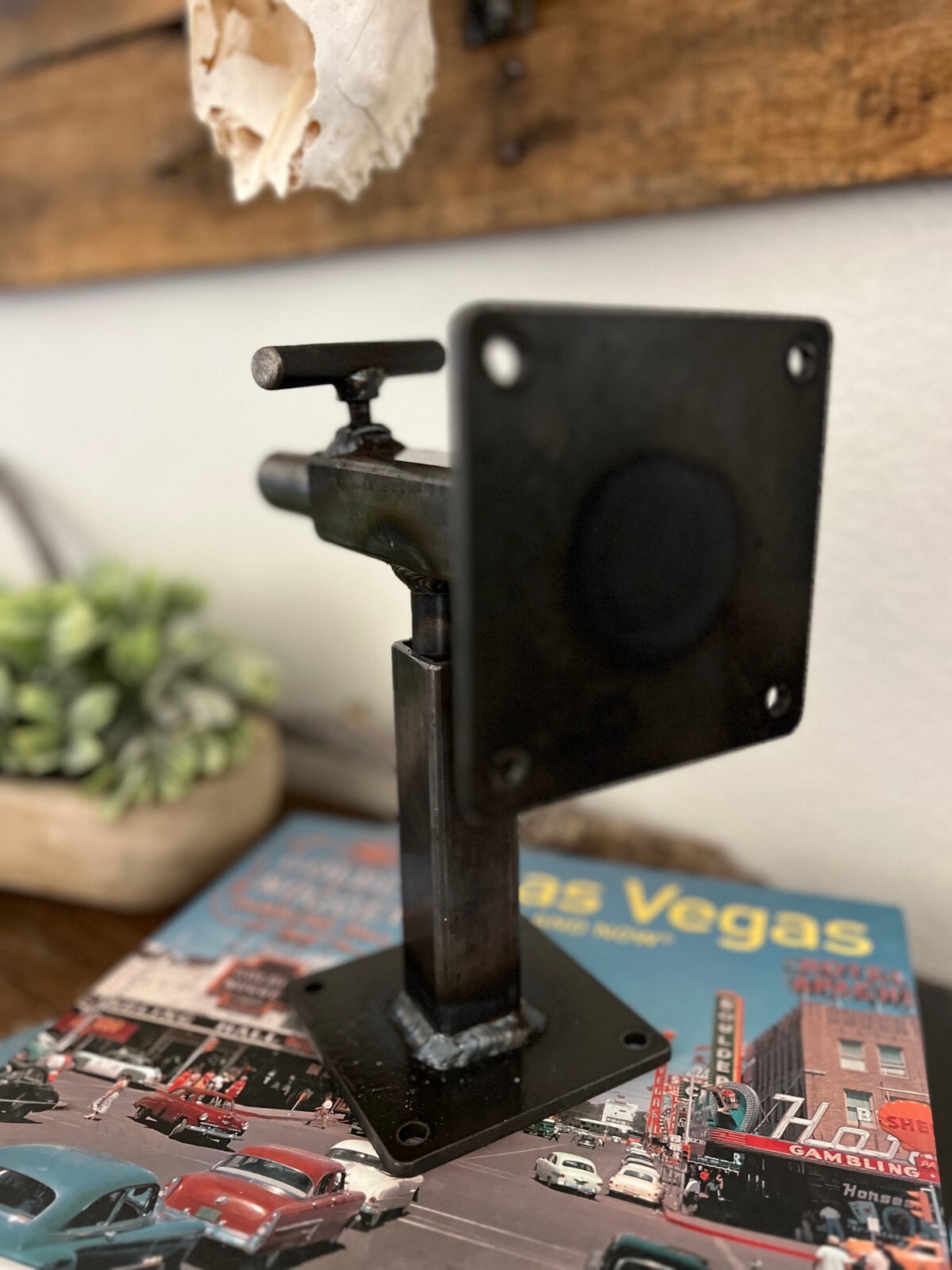 Taxidermy Stand 2 axis Mounting Stand sincitymetalworks