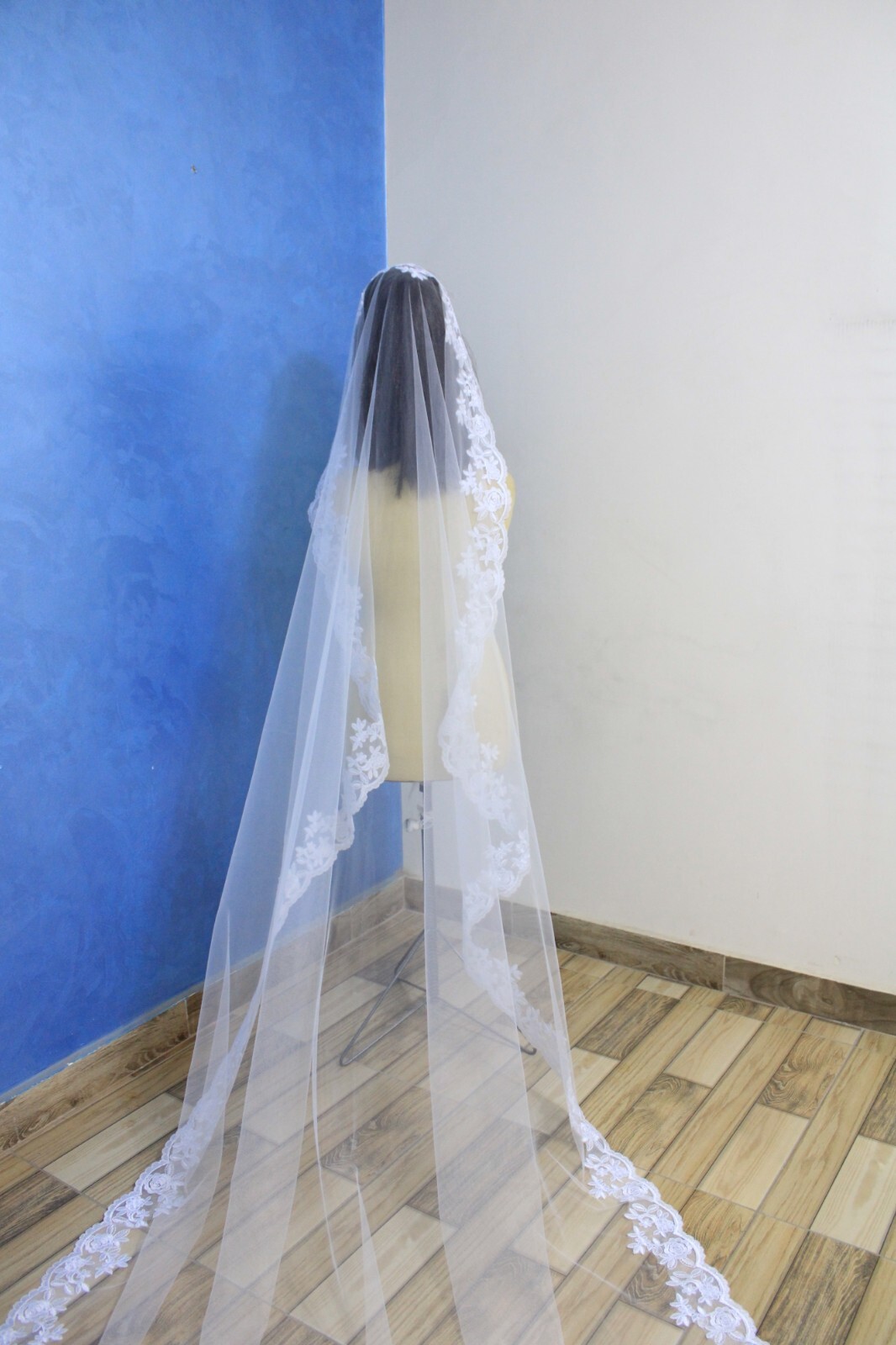 Bridal veil white Mantilla veil Lace edge veil 1 layer drop