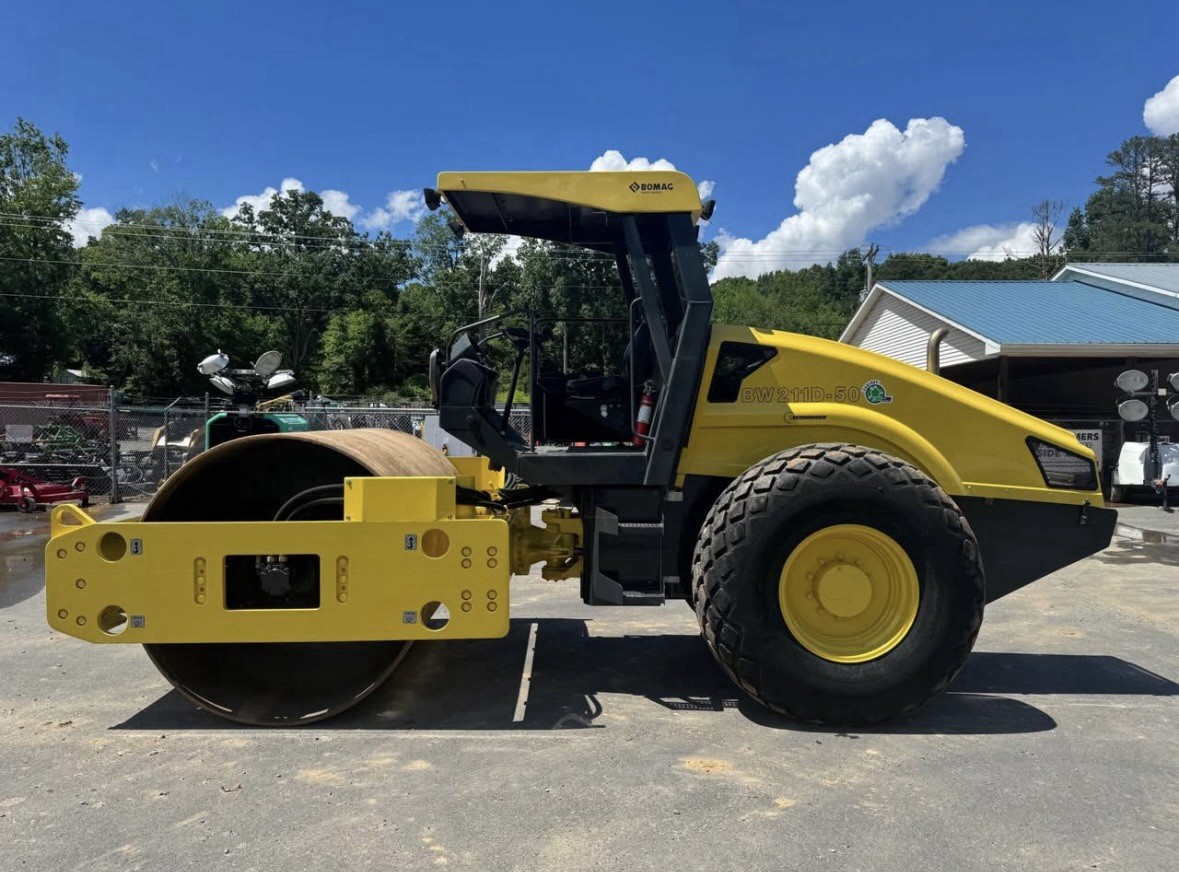 2014 BOMAG BW 211D-50 Smooth Drum Roller