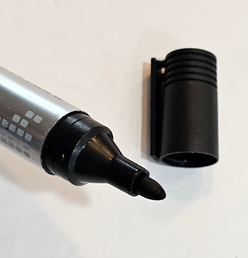 Hidden Diversion Safe Permanent Marker – Discreet Storage Secret Stash Pen