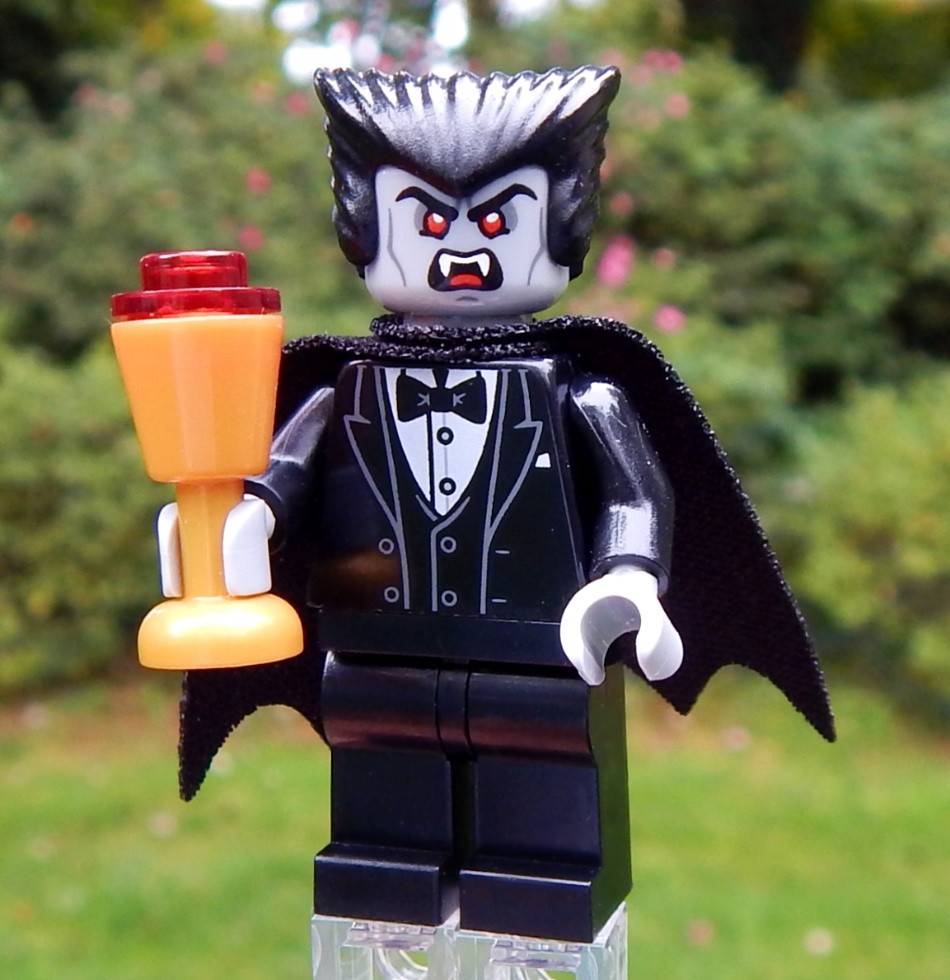 NEW LEGO COUNT DRACULA MINIFIG vampire minifigure halloween figure cape