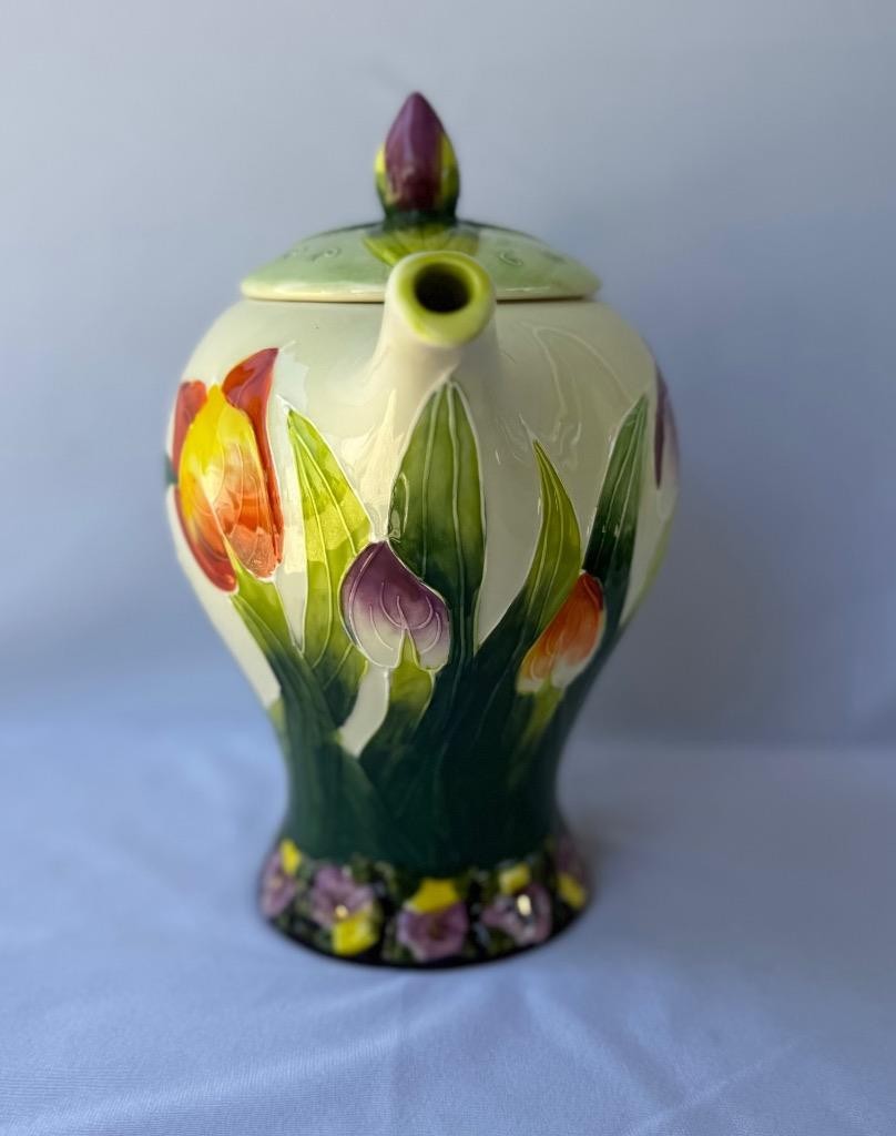 Blue Sky Clayworks Jeanette McCall Tulip Icing on the cake Ceramic Tea Pot New