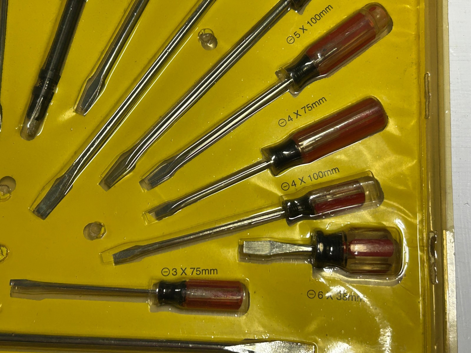 NEW 20-pc screwdriver set - Phillips and Straight head screwdrivers - hand tools