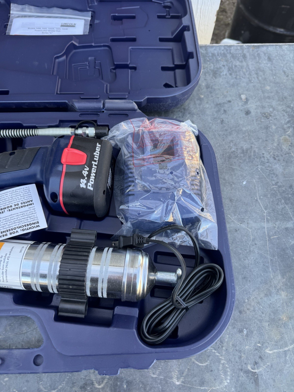 NEW!! LINCOLN 14.4V CORDLESS GREASE GUN, 1444, 1500 PSI