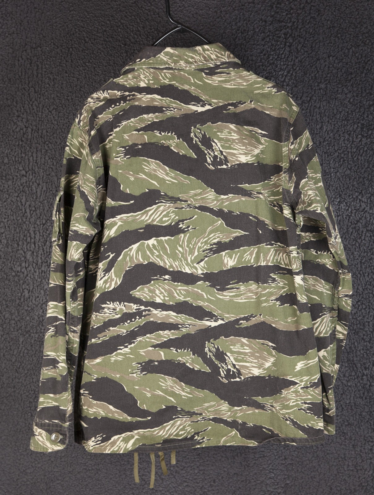 Tiger Stripe Products Shirt (Med) & Pants (Small) Vietnam REPRO (OPFOR Patches)