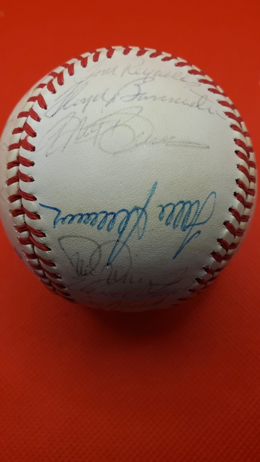 Tom Seaver Signed Baseball – Beckett - 1984 White Sox Team - Auto - 27 Sigs HOF