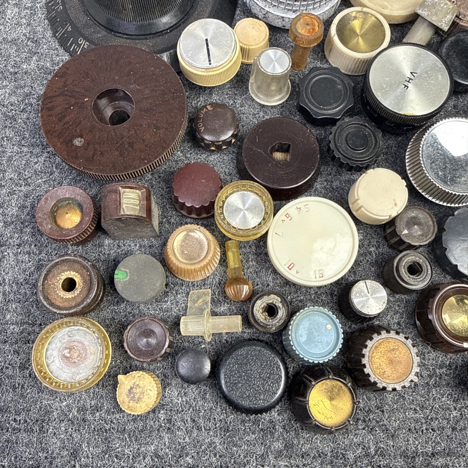 50+ Vintage Radio / TV / Equipment Knobs Used Midcentury Plastic Bakelite LOT